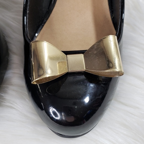 LC Patent Leather & Gold Metal Bow Heels - Picture 3 of 16